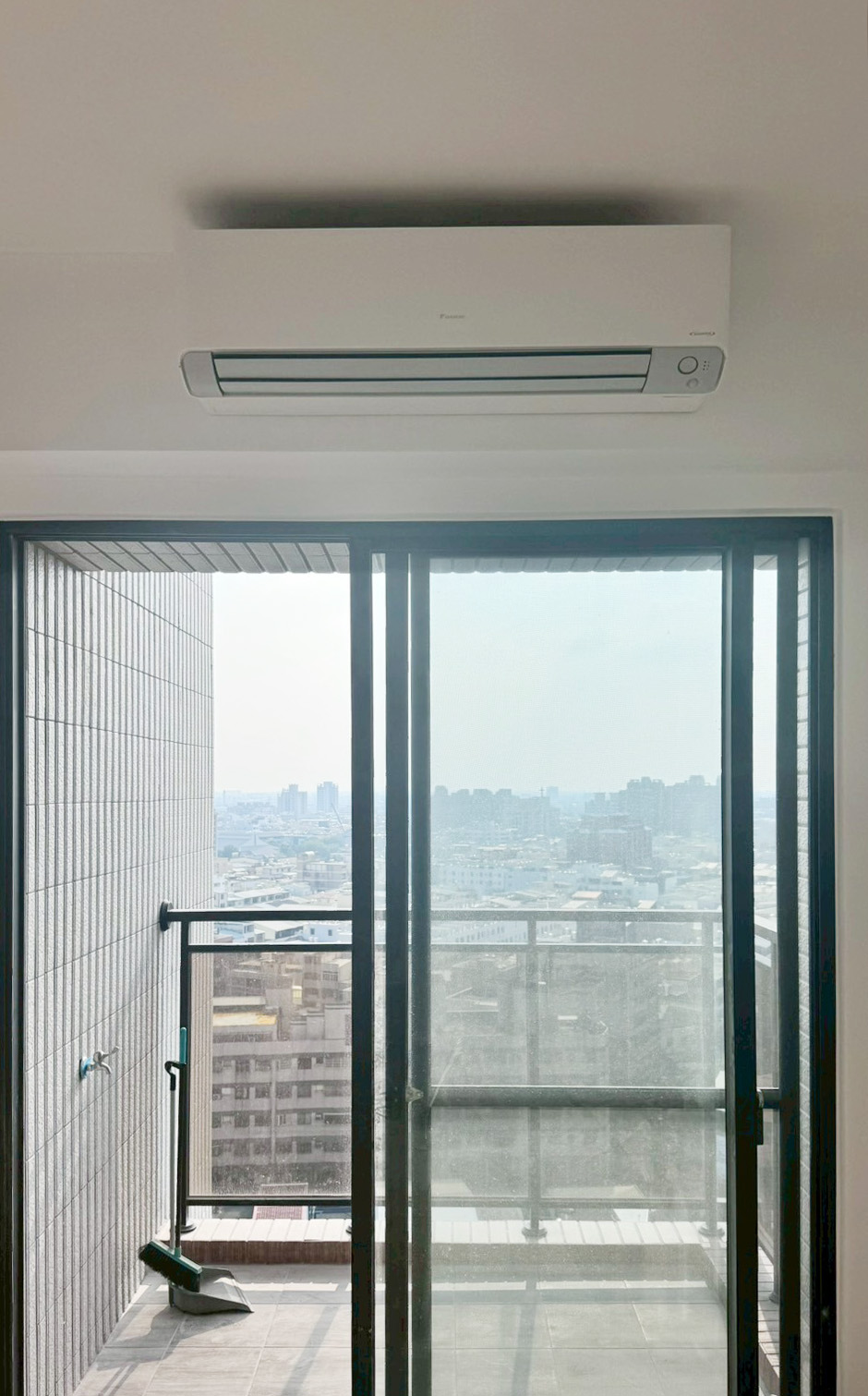 114年10月/中山富域劉先生/大金冷氣&日立吊隱除濕機&櫻花熱水器